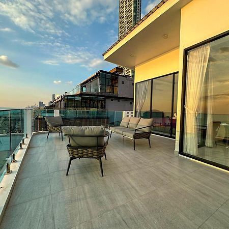 Stunning Beachfront View Luxurious Apartment 40 Csomtien-part Kültér fotó