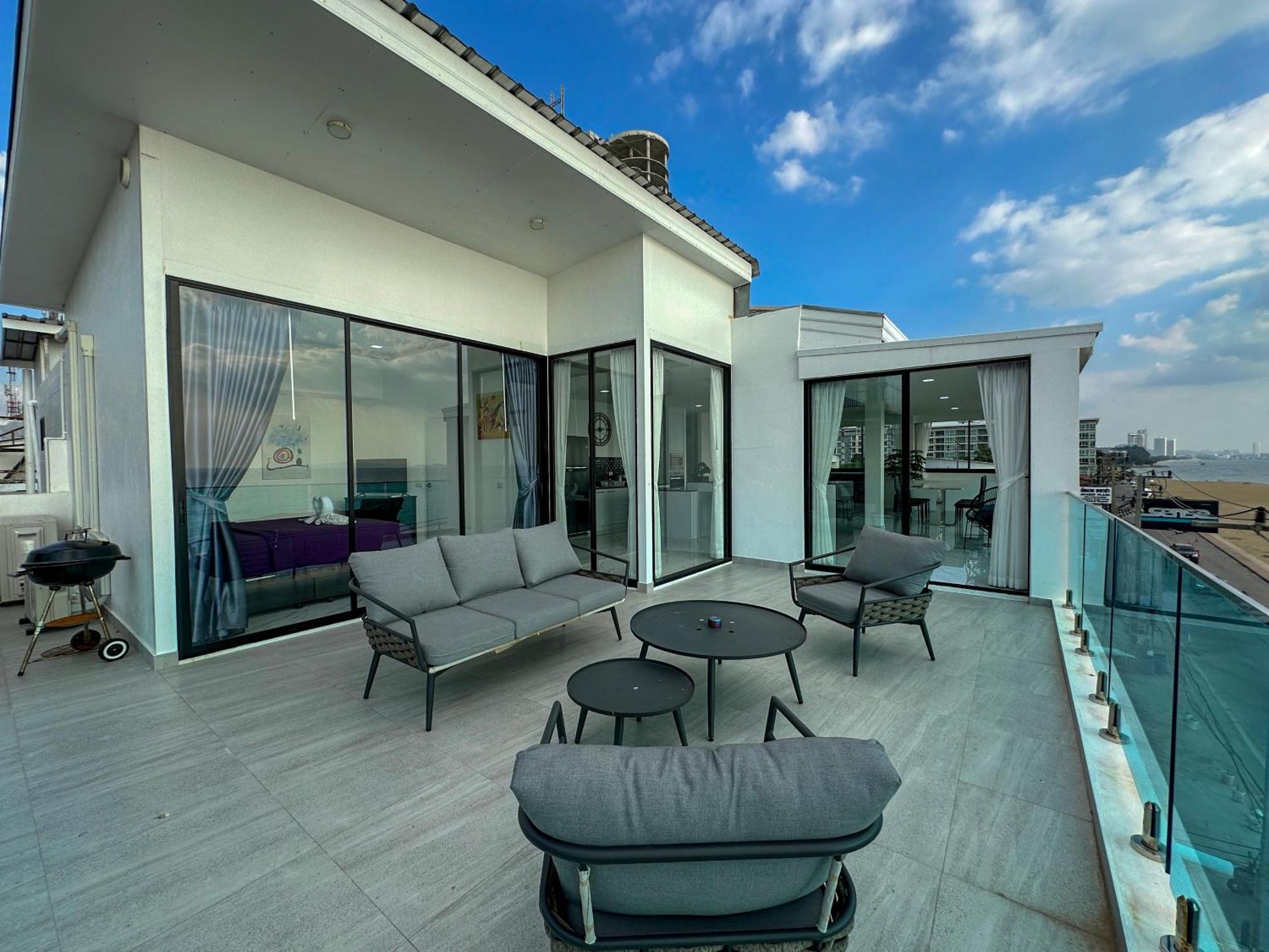 Stunning Beachfront View Luxurious Apartment 40 Csomtien-part Kültér fotó