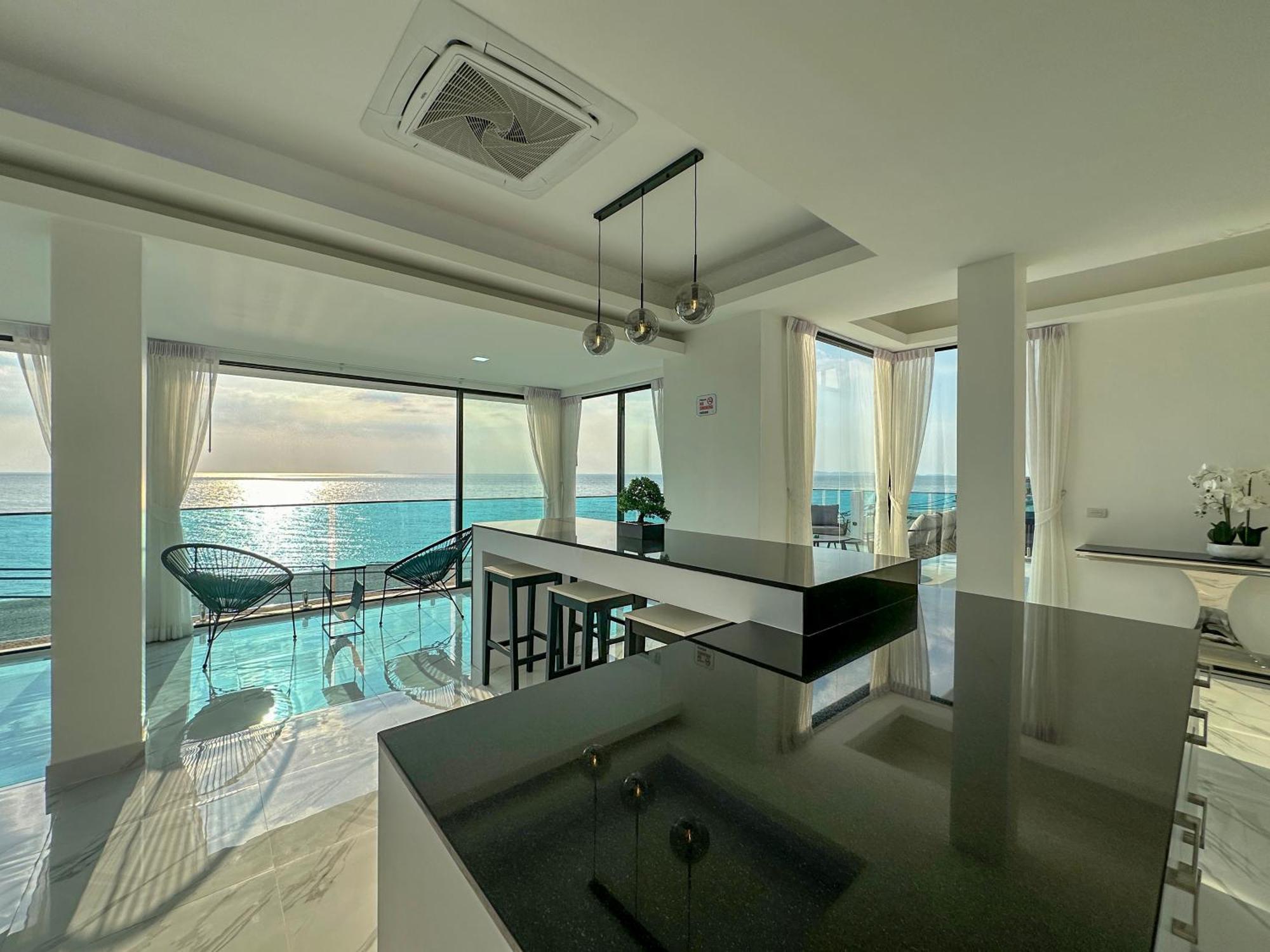 Stunning Beachfront View Luxurious Apartment 40 Csomtien-part Kültér fotó