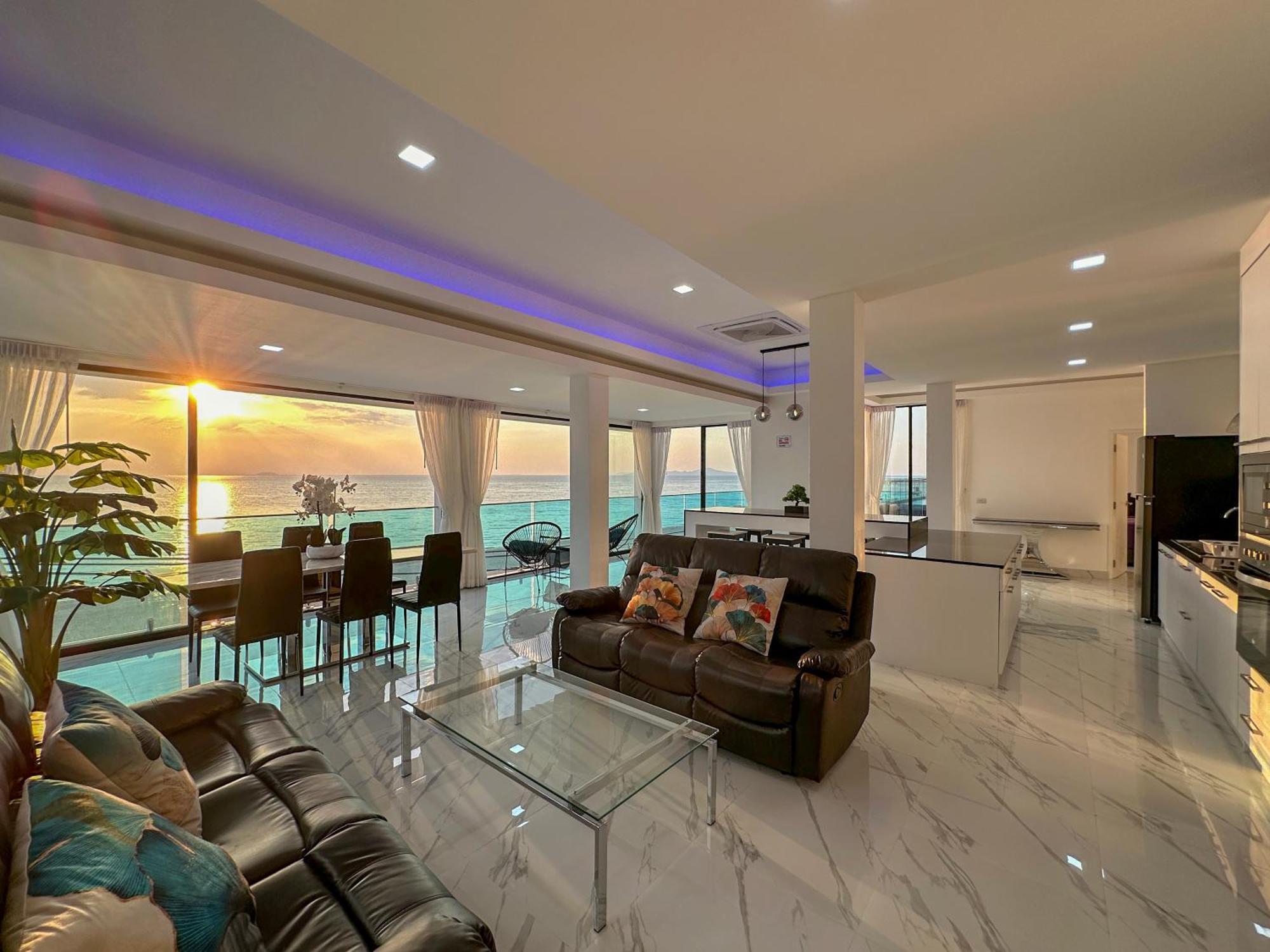 Stunning Beachfront View Luxurious Apartment 40 Csomtien-part Kültér fotó