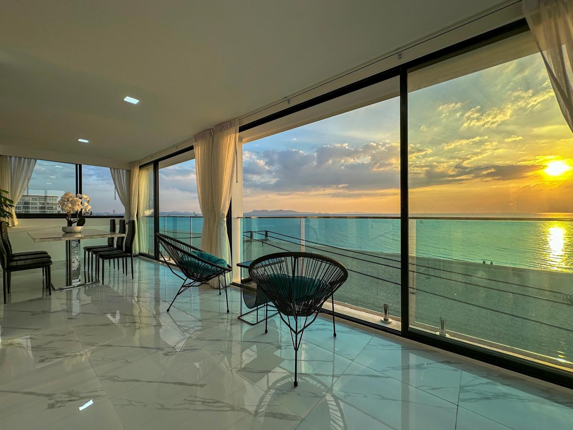 Stunning Beachfront View Luxurious Apartment 40 Csomtien-part Kültér fotó